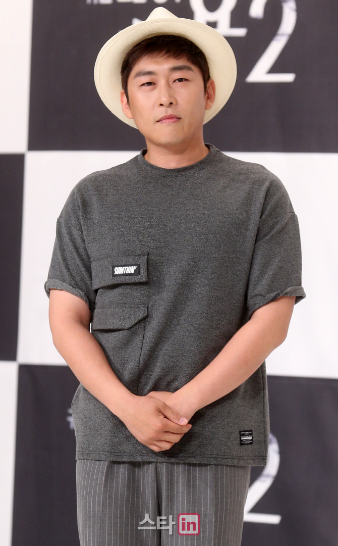 [포토]포즈 취하는 연제욱