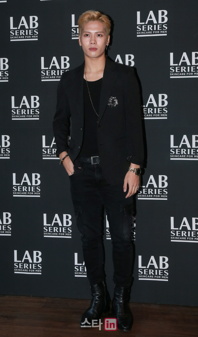 [포토]포즈 취하는 갓세븐 잭슨