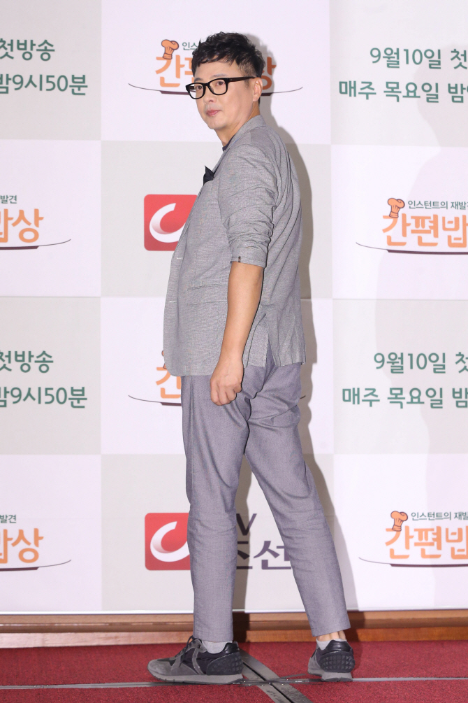 윤다훈 '자신감 넘치는 뒤태'