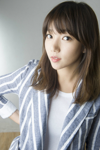 이채영, 송윤아·백진희 소속사에 새 둥지