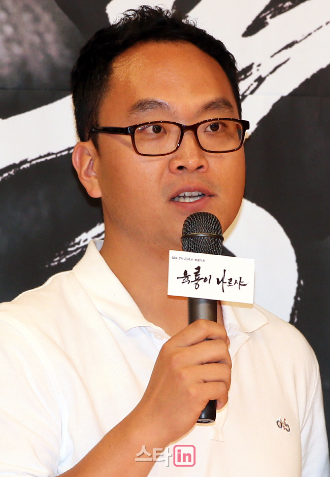 [포토]인사말하는 신경수 PD