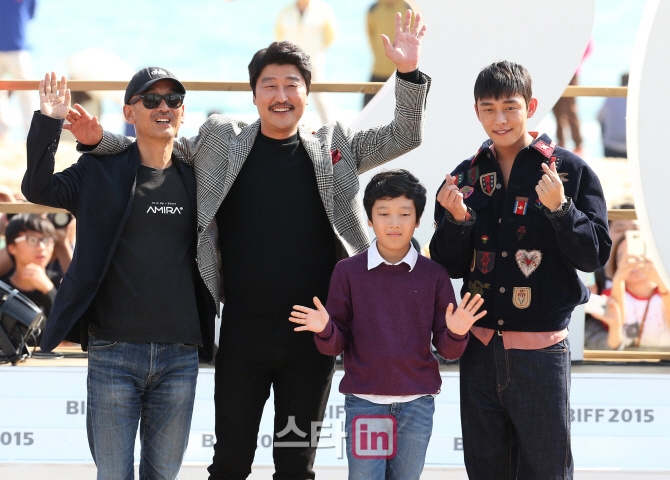 [BIFF포토]영화팬들 만나는 이준익 감독과 송강호-이효제-유아인