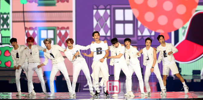 [포토]엑소, '국내 최초 돔 콘서트 주인공'