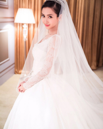 안젤라베이비, 360억 초호화 결혼 '우아한 신부'