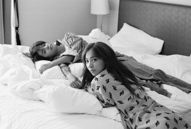 [포토] 에프엑스, '포 월즈' 엠버-루나 '파자마 파티'