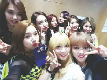 트와이스, 데뷔 1주일 만에 음악방송 1위 후보 올라