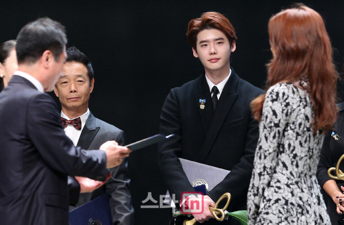 [포토]박신혜 바라보는 이종석