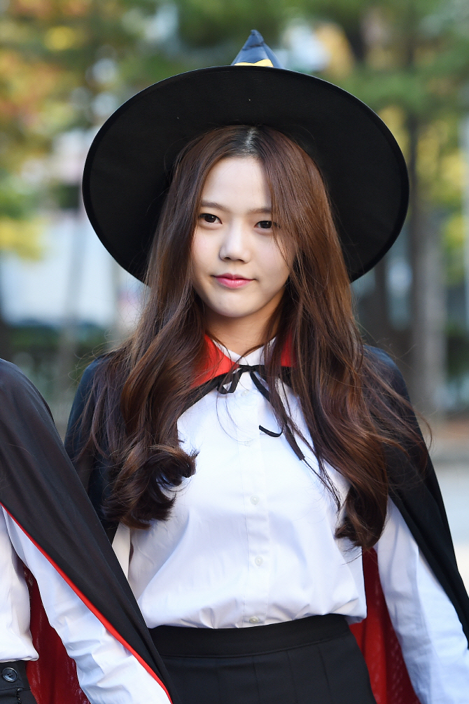 오마이걸 효정, 매혹적인 표정