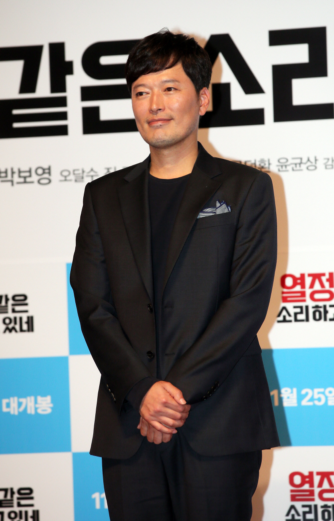 [포토]포즈 취하는 정재영