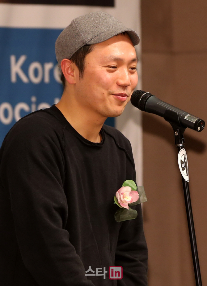 [포토]제 35회 한국영화평론가협회상(영평상) 국제영화비평가연맹 한국본부상'에 장건재 감독