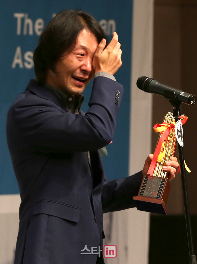 [포토]제 35회 한국영화평론가협회상(영평상) 음악상에 방준석 음악감독