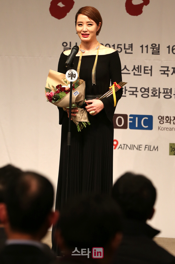 [포토]김혜수, "연기 30년..느리지만 계속 성장하겠다”