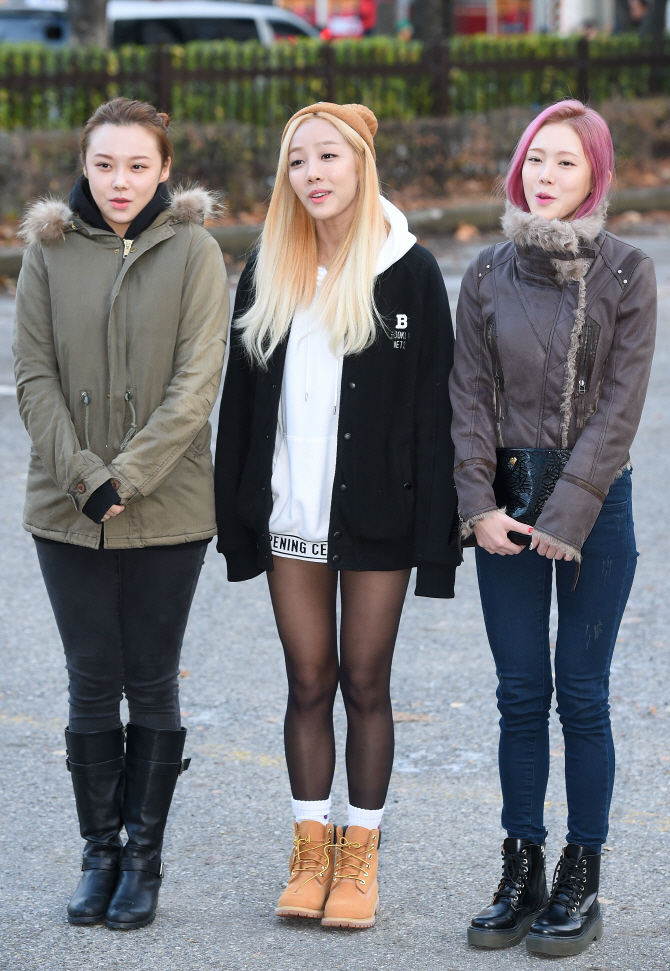 퍼펄즈, 노래로 아침을 여는 보컬 걸그룹