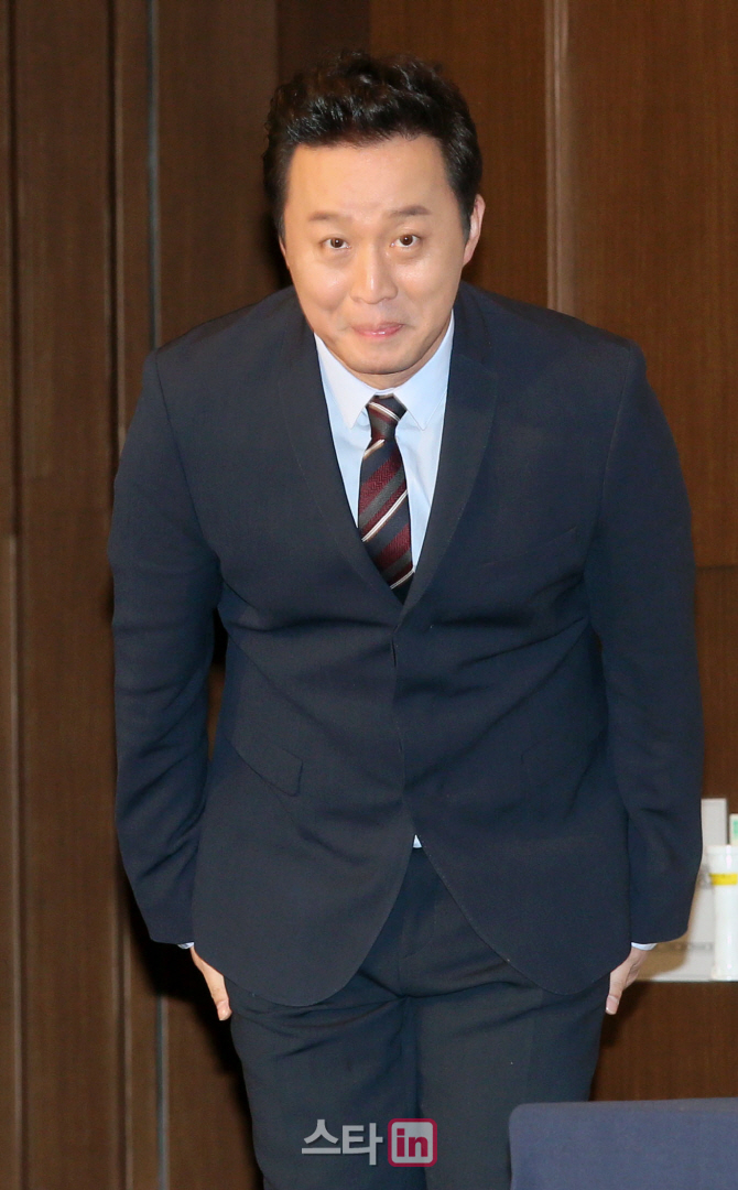 [포토]정준하 '늦었습니다'