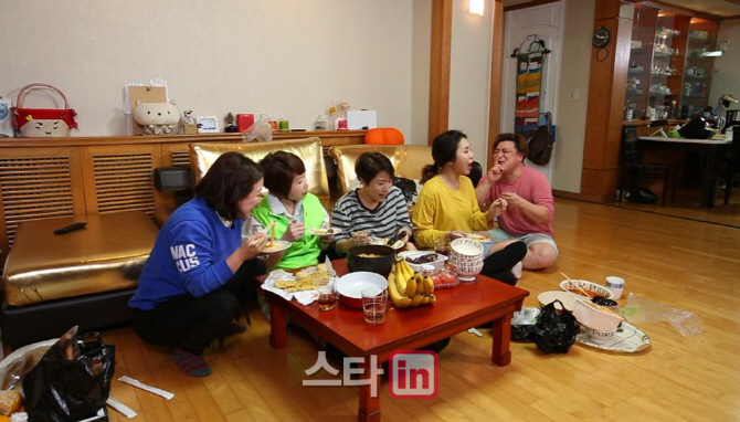 '님과 함께2' 윤정수, 개그계 후배들 앞에서 꺼내 든 충격의 유행어는?