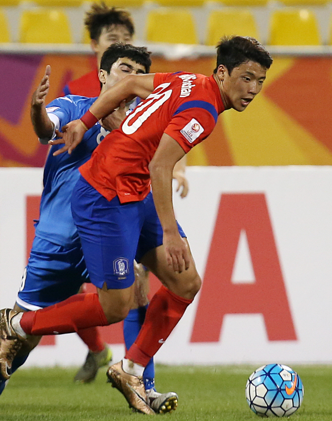 '문창진 2골' 신태용호, 복병 우즈벡에 2-1 승리...산뜻한 출발