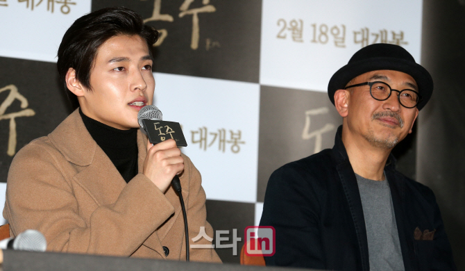 [포토]강하늘 '흑백영화, 인물에 집중시키는 매력 있다'