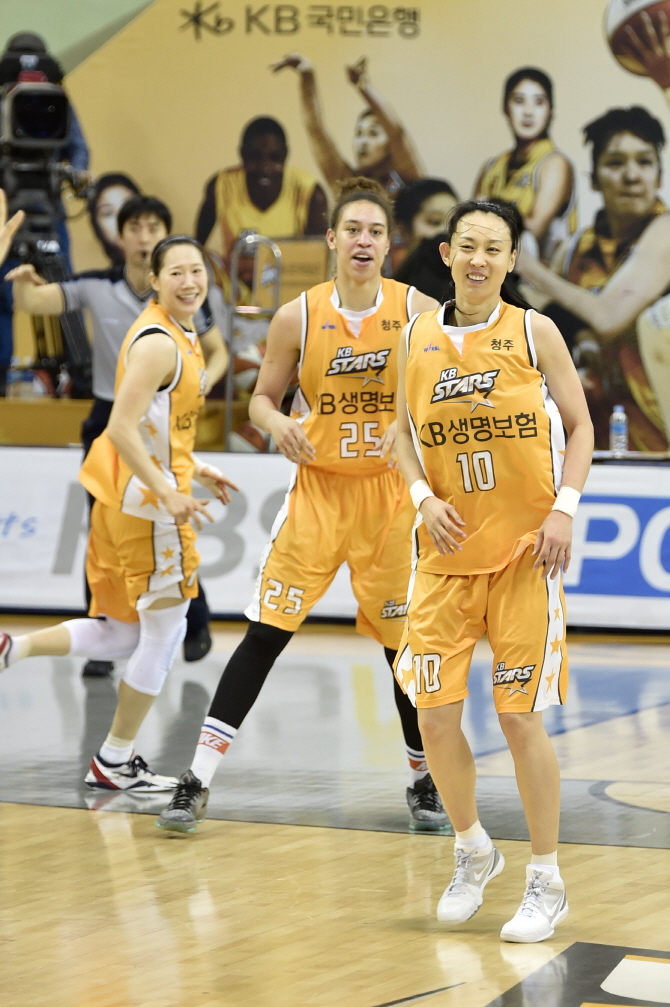 'PO 티켓 잡아라'...삼성생명·신한은행·KB, 막판 스퍼트