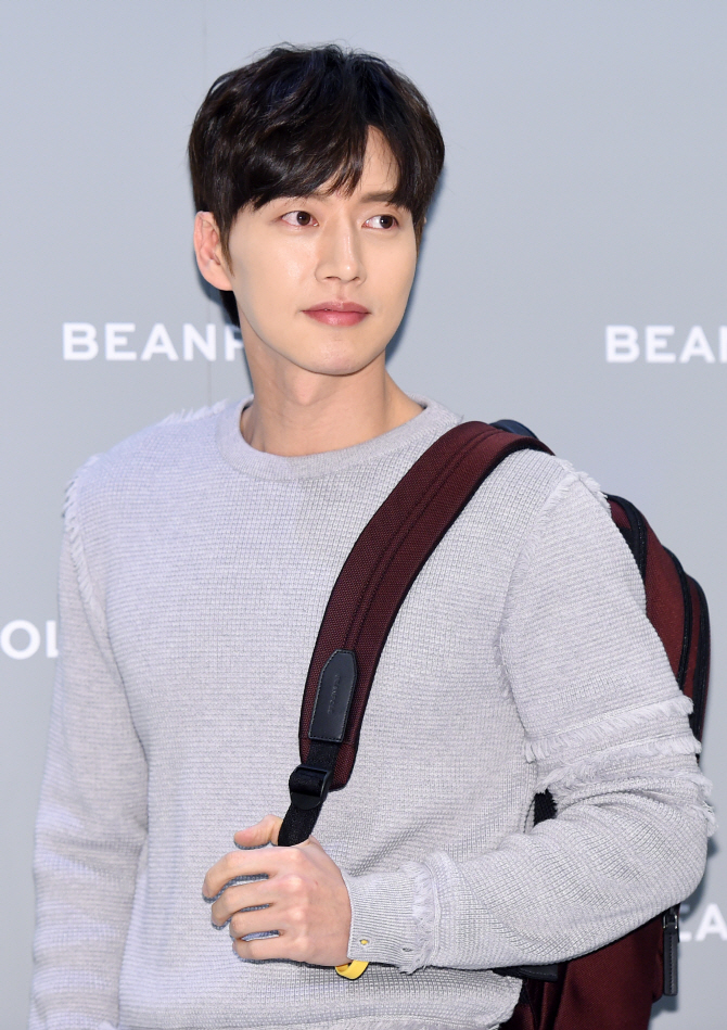 박해진, '판교에서 화보 찍는 유정선배~'