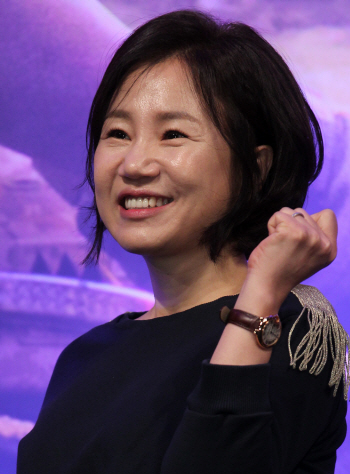 '태양의 후예' 김은숙 작가 "드라마 사전제작, 장단점 있다"