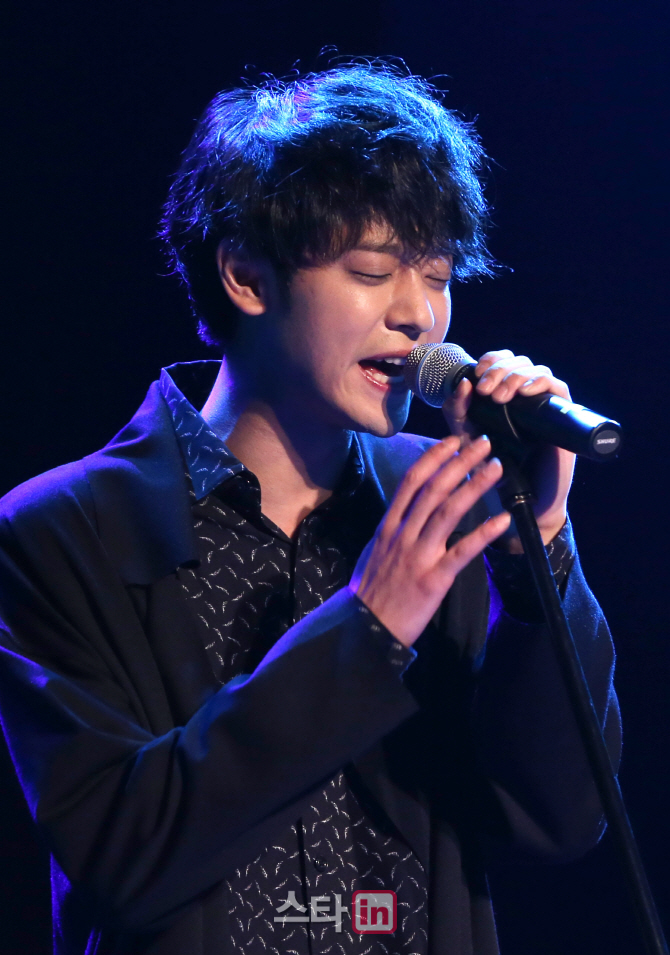 [포토]정준영, '감성 발라드로 돌아온 록커'