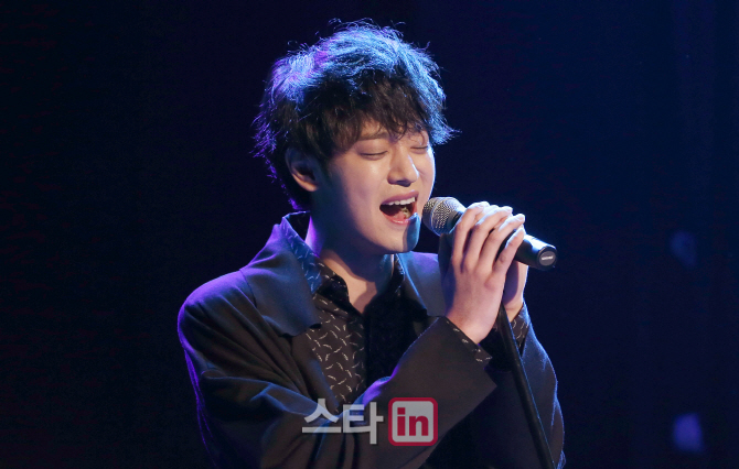 [포토]정준영, '감성 발라드로 돌아온 록커'