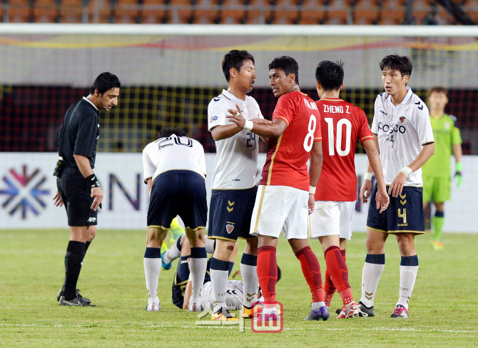 [포토]포항vs광저우 AFC 조별리그 1차전