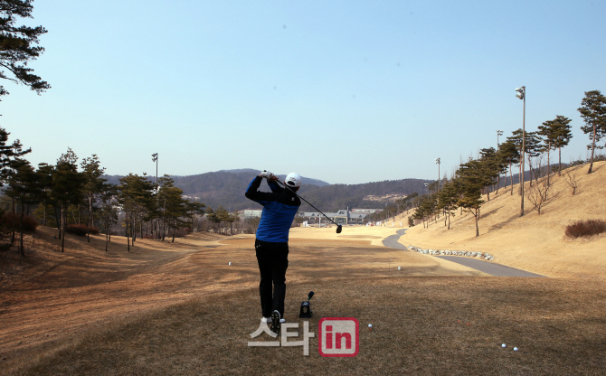 [포토]시타하는 박민석 프로