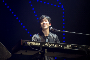 씨엔블루 정용화, 中 인기 토크쇼 '천천향상' 스페셜 MC
