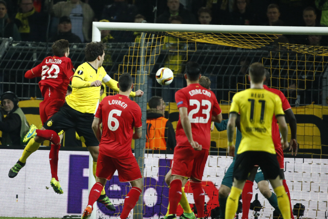 [포토] 리버풀 vs BVB, 후반전 동점 헤더 골 넣은 마츠 훔멜스