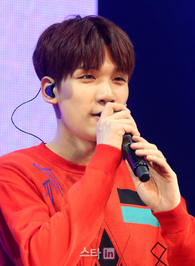 [포토]빅스 혁, '막내의 깜찍한 인사말'