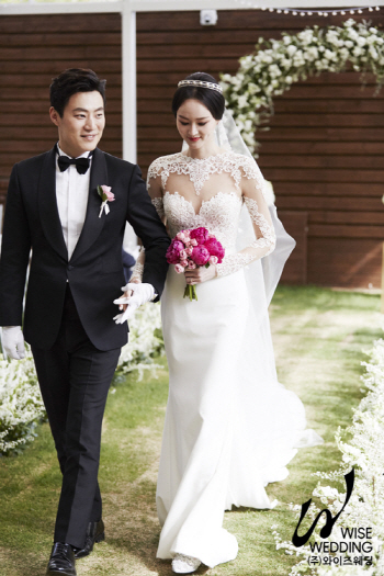 이희준-이혜정 커플, 23일 웨딩마치 '화기애애 현장 공개'