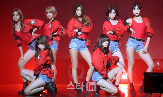 AOA, 처진 분위기의 반전 계기 확인시킨 쇼케이스 '굿 럭'