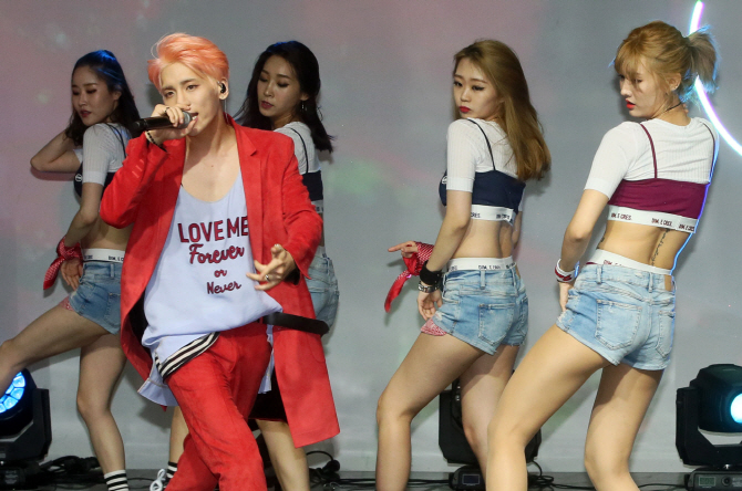 [포토]종현 '신나는 무대'