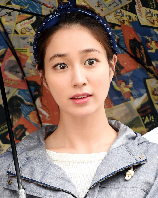 이민정, '세상 혼자사는 비주얼'