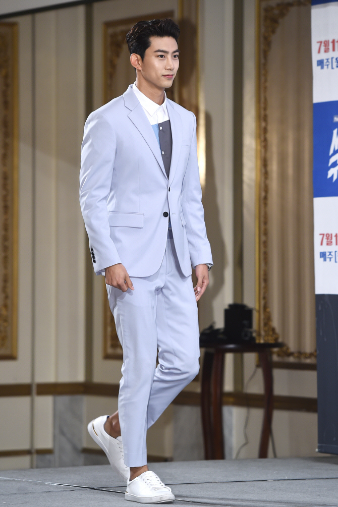[포토] 옥택연, '모델이 따로 없네~'