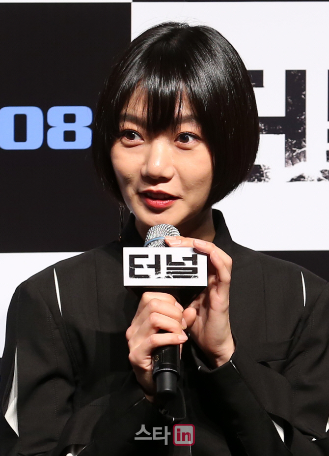 [포토]인사말하는 배우 배두나                                                                                                                                                                            