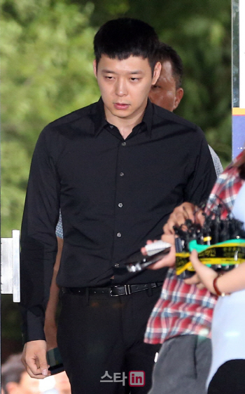"박유천, 금품 약속 후 성관계..대가 지불 안해 사기죄 적용"