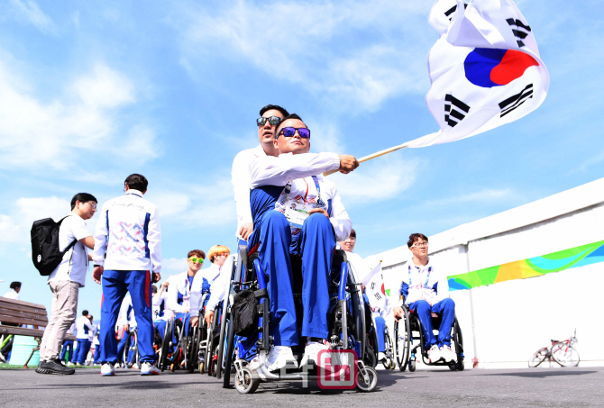 [포토]브라질 하늘에 펄럭이는 태극기