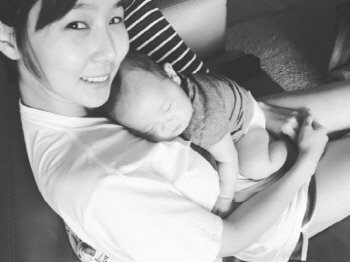 김나영, 귀요미 아들과 행복한 한때 "나는 코알라를 낳았다"