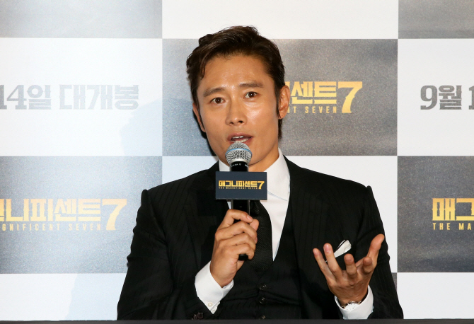 [포토]이병헌 '에단호크와 브로맨스 기대하세요~'