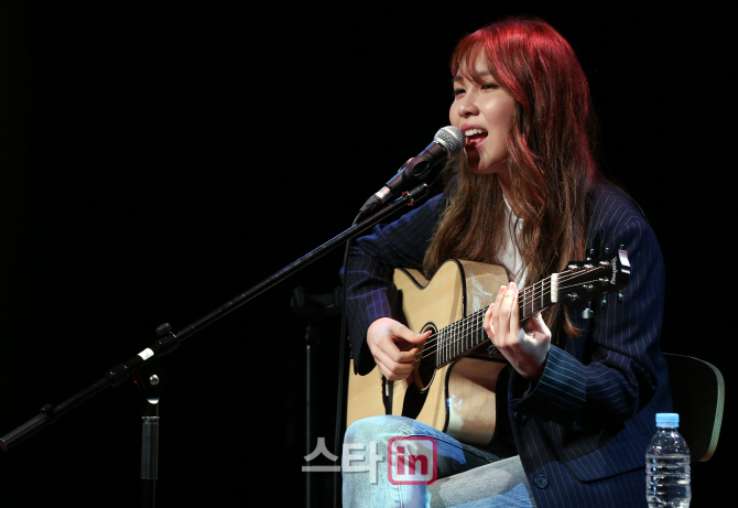 [포토]가수 권진아, '감미로운 음색'