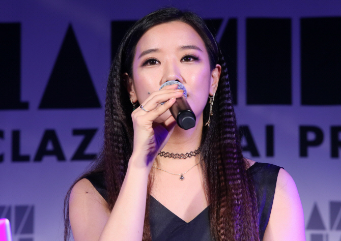 [포토]호란 '걱정남녀는 행복한 노래~'
