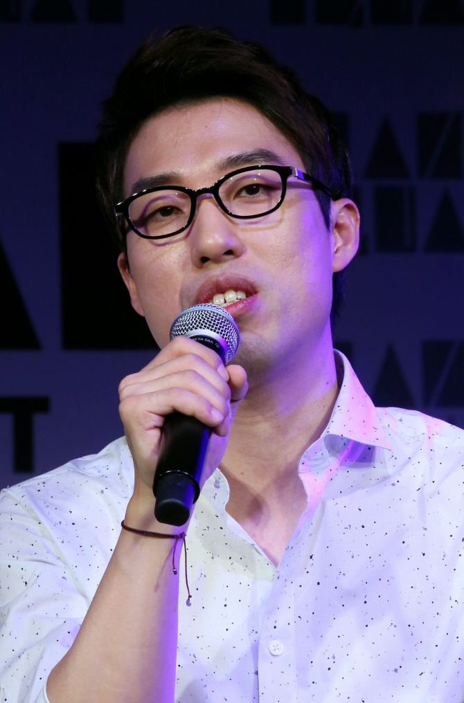 [포토]클래지 '정규앨범 '걱정남녀'로 인사드려요~'
