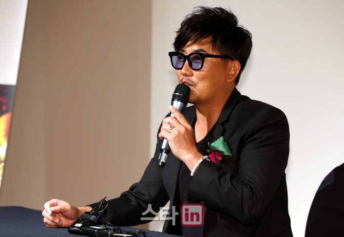 [포토]이승철, '데뷔 30주년, 이제야 노래를 조금 알겠다'