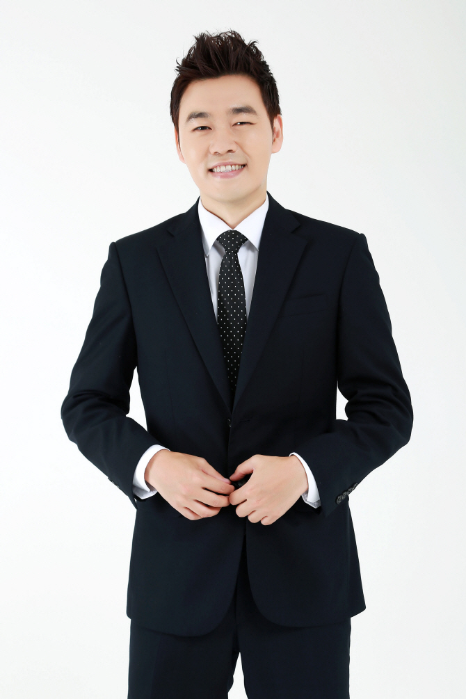 문용현, 박칼린 감독 '미스터쇼' MC 역 맡아 '비상'