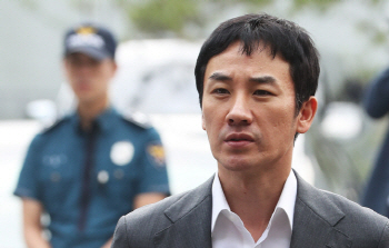 경찰 "엄태웅, 성폭행 아닌 성매매한 듯"