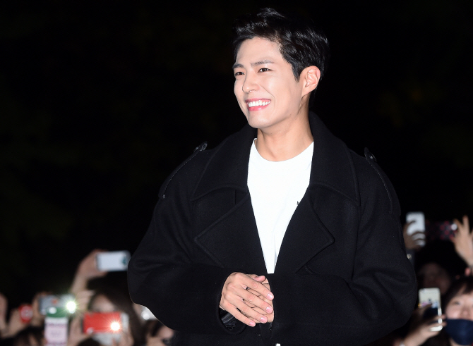 박보검, '청량감 넘치는 이영 미소~"