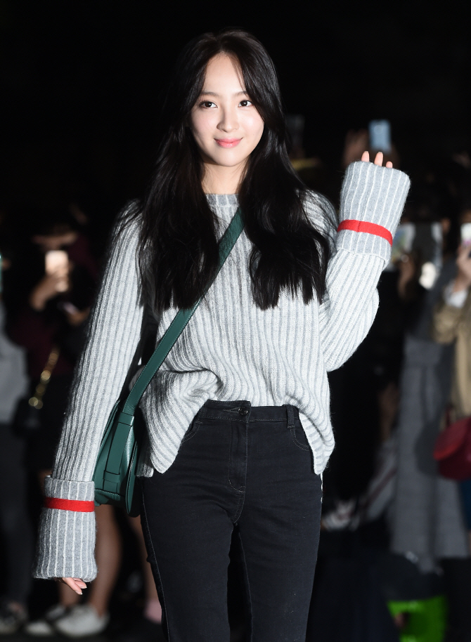 정혜성, '자체발광 미모~'