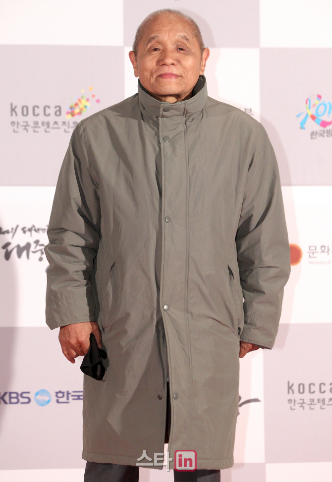 신중현, 美버클리음대 명예박사…“韓음악 글로벌화”